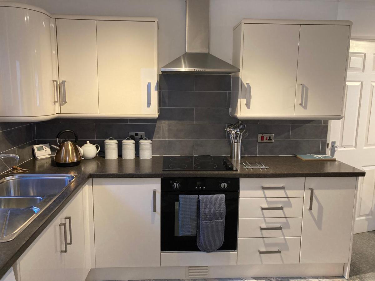 Modern 2 Bedroom Ground Floor Apartment With Parking Ripon City Centre Exterior photo